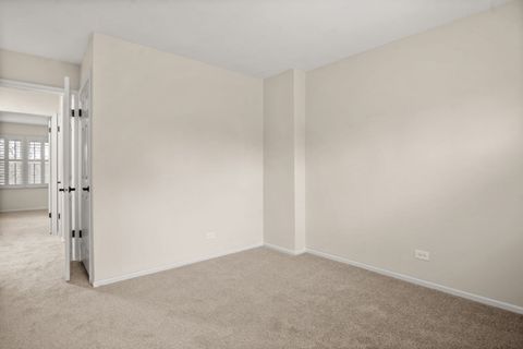 Tiny photo for 15 White Oak Circle, St. Charles, IL 60174 (MLS # 12592753)