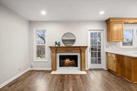 Tiny photo for 15 White Oak Circle, St. Charles, IL 60174 (MLS # 12592753)