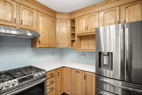 Tiny photo for 15 White Oak Circle, St. Charles, IL 60174 (MLS # 12592753)