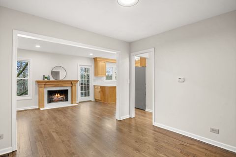 Tiny photo for 15 White Oak Circle, St. Charles, IL 60174 (MLS # 12592753)