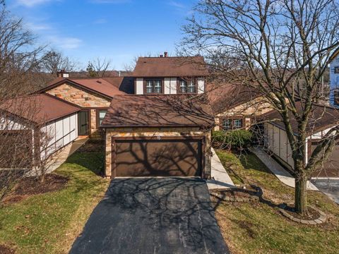 Tiny photo for 15 White Oak Circle, St. Charles, IL 60174 (MLS # 12592753)