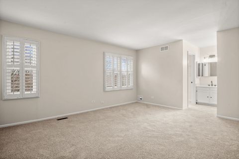 Tiny photo for 15 White Oak Circle, St. Charles, IL 60174 (MLS # 12592753)