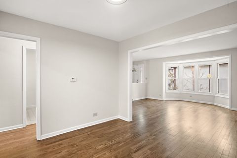 Tiny photo for 15 White Oak Circle, St. Charles, IL 60174 (MLS # 12592753)