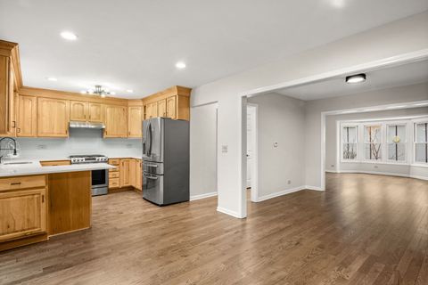 Tiny photo for 15 White Oak Circle, St. Charles, IL 60174 (MLS # 12592753)