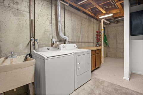 Tiny photo for 15 White Oak Circle, St. Charles, IL 60174 (MLS # 12592753)