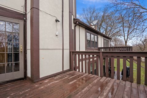 Tiny photo for 15 White Oak Circle, St. Charles, IL 60174 (MLS # 12592753)