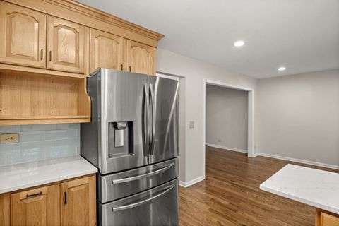 Tiny photo for 15 White Oak Circle, St. Charles, IL 60174 (MLS # 12592753)