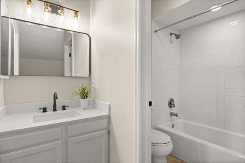 Tiny photo for 15 White Oak Circle, St. Charles, IL 60174 (MLS # 12592753)