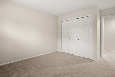 Tiny photo for 15 White Oak Circle, St. Charles, IL 60174 (MLS # 12592753)