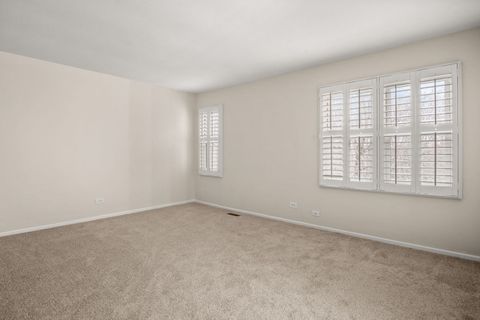 Tiny photo for 15 White Oak Circle, St. Charles, IL 60174 (MLS # 12592753)