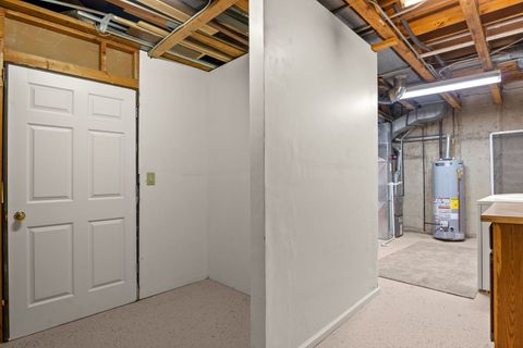 Tiny photo for 15 White Oak Circle, St. Charles, IL 60174 (MLS # 12592753)