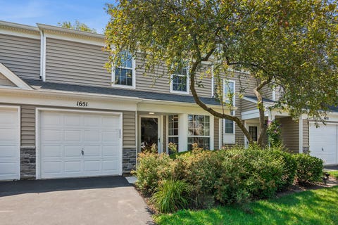 Photo of 1651 College Green Drive, Elgin, IL 60123 (MLS # 12728657)