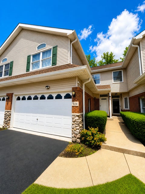 Photo of 5128 Tomcin Trail, Oak Lawn, IL 60453 (MLS # 12770082)