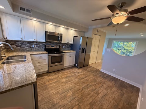 Tiny photo for 9386 Bay Colony Drive #3S, Des Plaines, IL 60016 (MLS # 12784607)