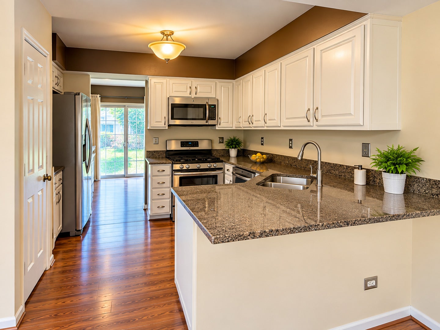 2109 CAMDEN Lane 2109