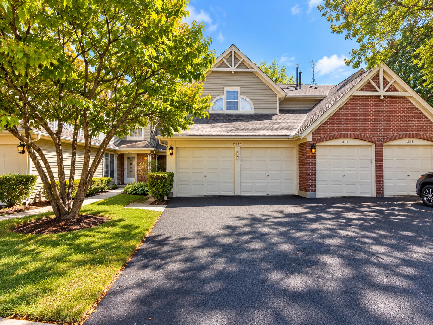 2109 CAMDEN Lane 2109