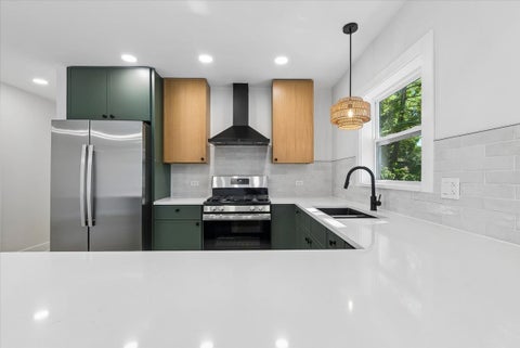 Tiny photo for 1901 W Plainfield Road, La Grange Highlands, IL 60525 (MLS # 12788675)