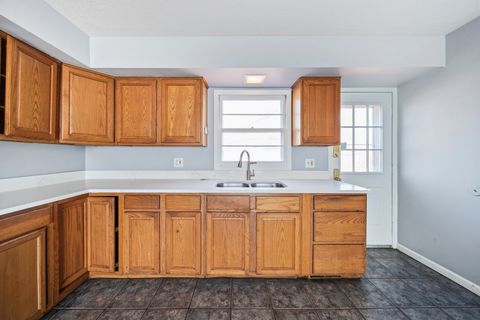 Tiny photo for 1421 Heather Drive, Aurora, IL 60506 (MLS # 12597137)