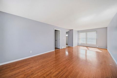 Tiny photo for 1421 Heather Drive, Aurora, IL 60506 (MLS # 12597137)