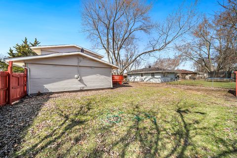 Tiny photo for 1421 Heather Drive, Aurora, IL 60506 (MLS # 12597137)
