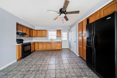 Tiny photo for 1421 Heather Drive, Aurora, IL 60506 (MLS # 12597137)