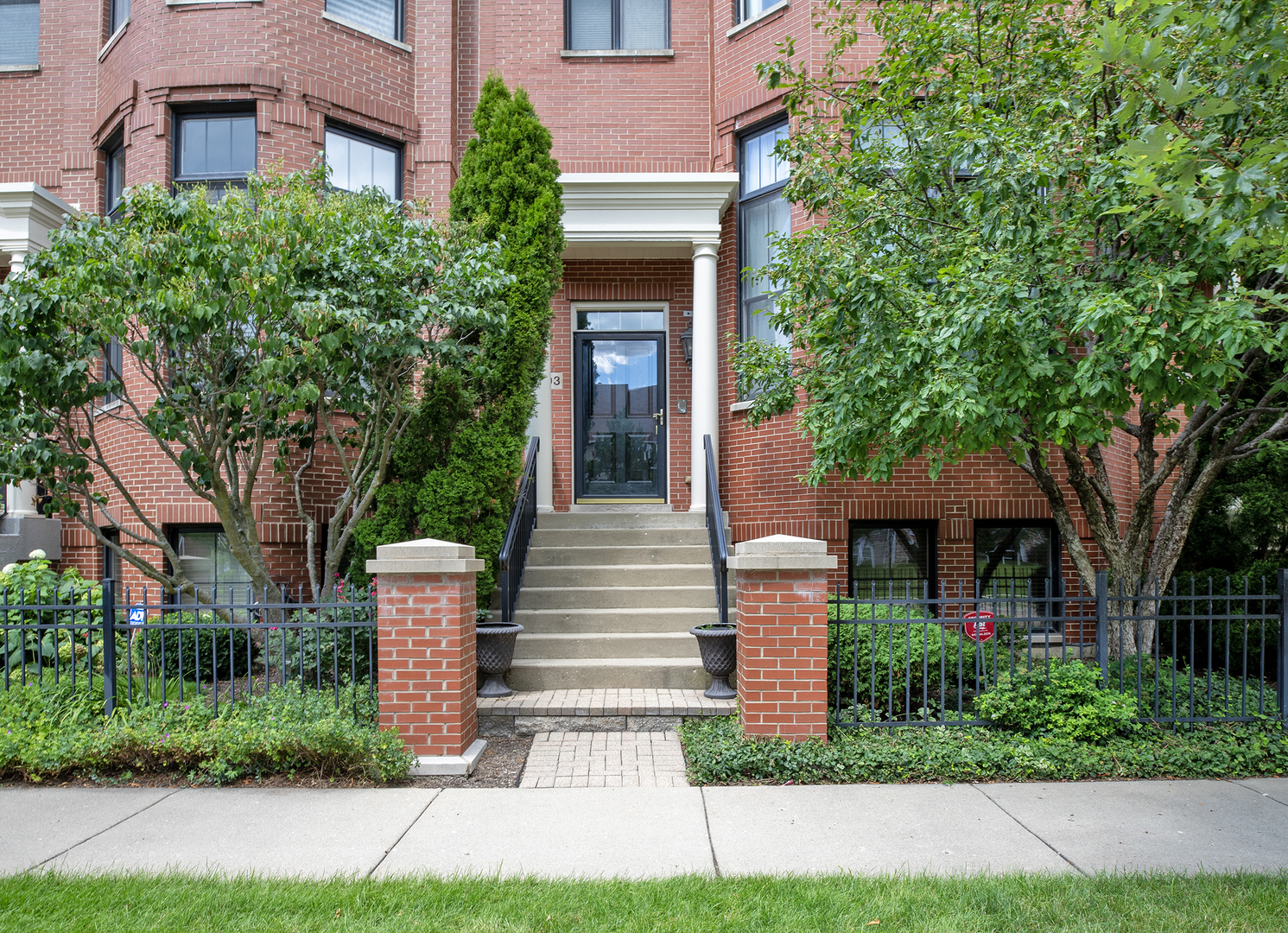 1803 Admiral Court