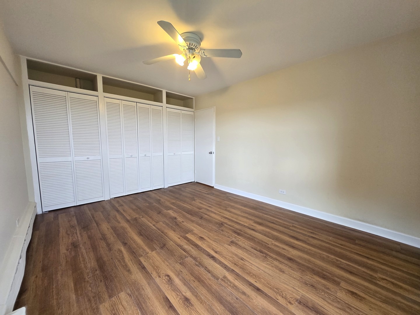 4980 N Marine Drive 1136