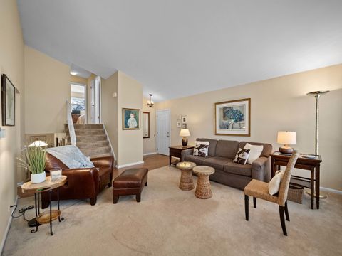 Tiny photo for 925 N Pecos Avenue, Mount Prospect, IL 60056 (MLS # 12570964)