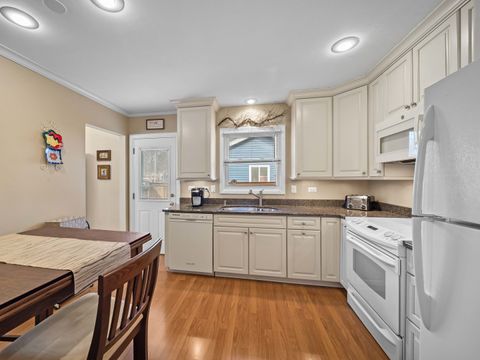 Tiny photo for 925 N Pecos Avenue, Mount Prospect, IL 60056 (MLS # 12570964)