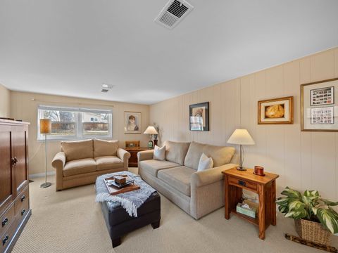 Tiny photo for 925 N Pecos Avenue, Mount Prospect, IL 60056 (MLS # 12570964)