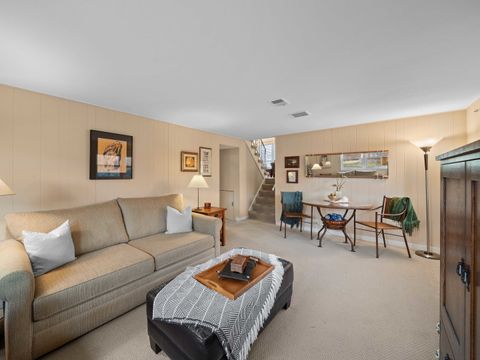 Tiny photo for 925 N Pecos Avenue, Mount Prospect, IL 60056 (MLS # 12570964)