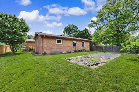 Tiny photo for 306 Sunnycrest Court W, Urbana, IL 61801 (MLS # 12650280)