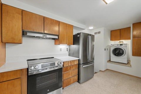Tiny photo for 306 Sunnycrest Court W, Urbana, IL 61801 (MLS # 12650280)