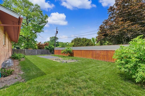 Tiny photo for 306 Sunnycrest Court W, Urbana, IL 61801 (MLS # 12650280)