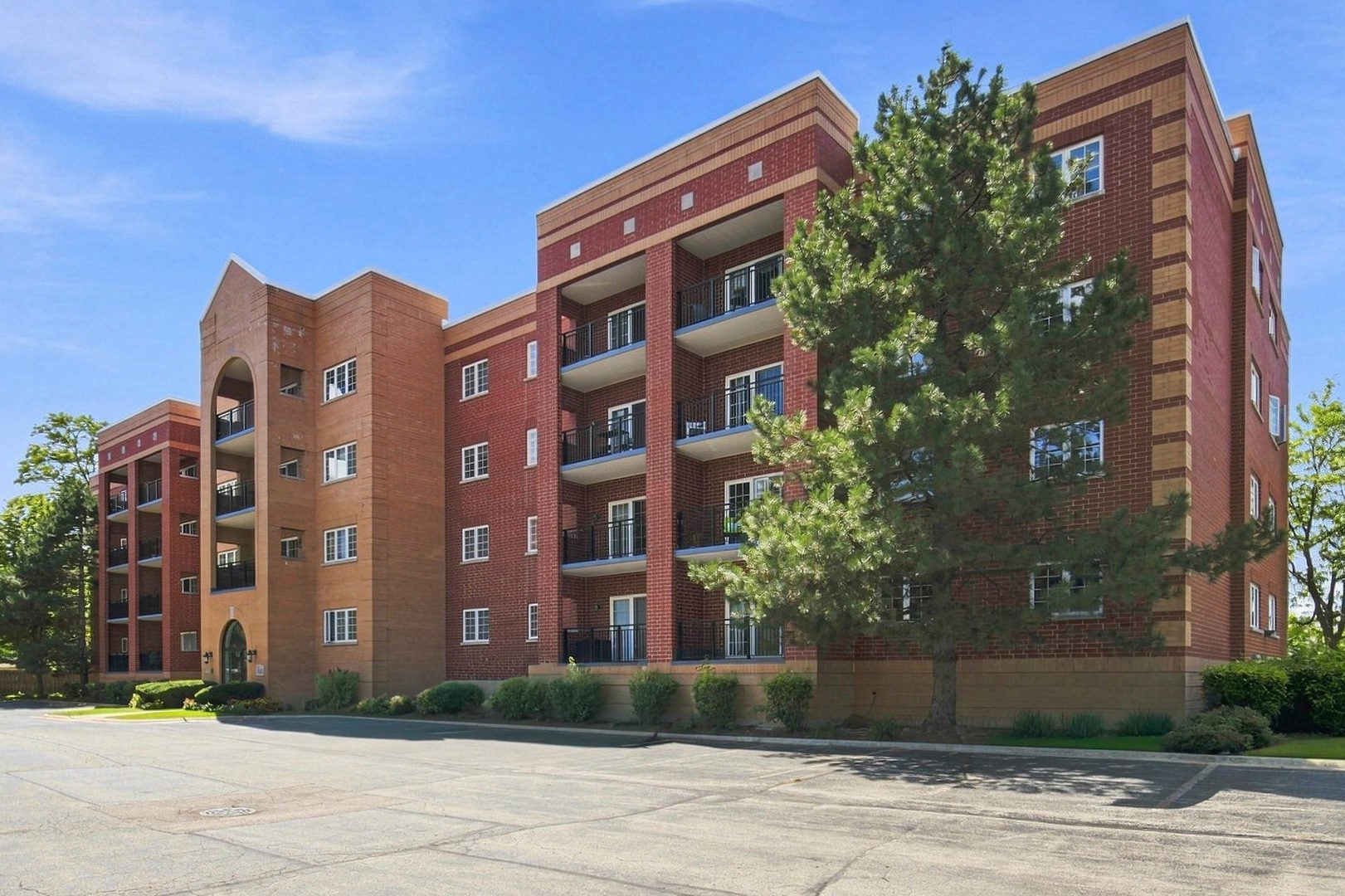 55 S Hale Street 207