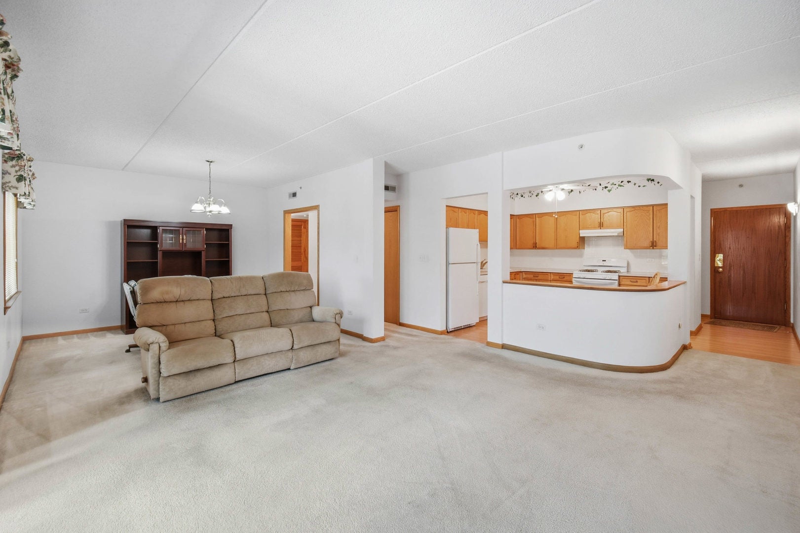 55 S Hale Street 207
