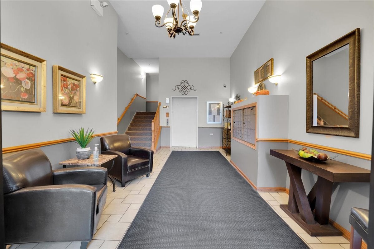 55 S Hale Street 207