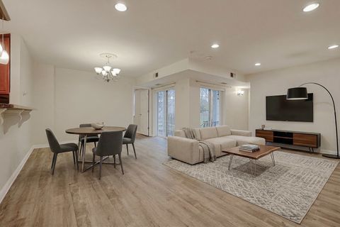 Tiny photo for 768 N Gary Avenue #103, Carol Stream, IL 60188 (MLS # 12577189)