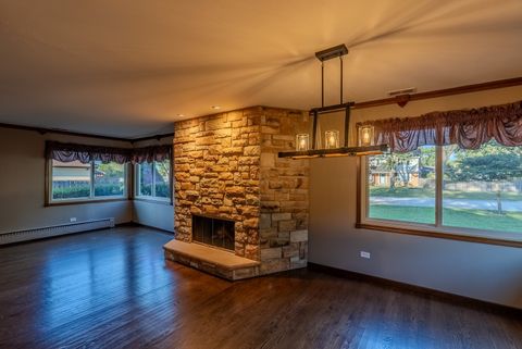 Tiny photo for 1116 N Westgate Road, Mount Prospect, IL 60056 (MLS # 12493207)