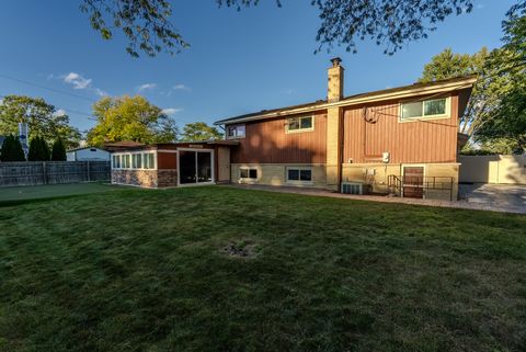Tiny photo for 1116 N Westgate Road, Mount Prospect, IL 60056 (MLS # 12493207)