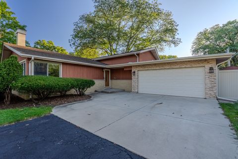 Photo of 1116 N Westgate Road, Mount Prospect, IL 60056 (MLS # 12493207)