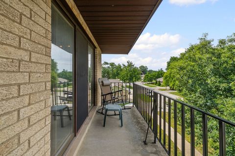 Tiny photo for 9535 S 53rd Avenue #3S, Oak Lawn, IL 60453 (MLS # 12488046)