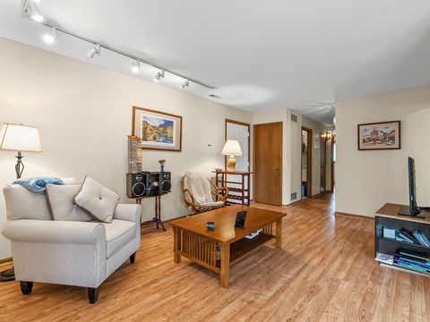 Tiny photo for 9535 S 53rd Avenue #3S, Oak Lawn, IL 60453 (MLS # 12488046)