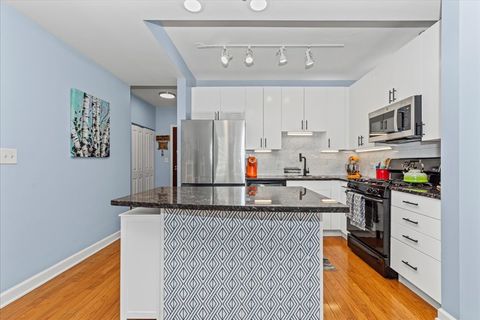 Tiny photo for 1250 S Michigan Avenue #907, Chicago, IL 60605 (MLS # 12454714)