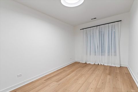 Tiny photo for 39 E Schiller Street #1E, Chicago, IL 60610 (MLS # 12587587)