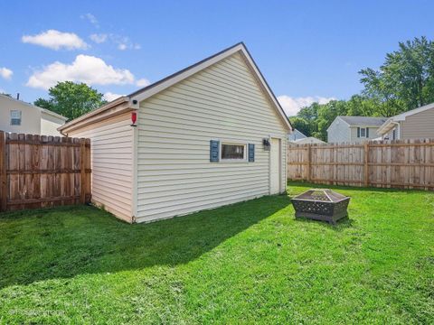 Tiny photo for 877 Manchester Course, Geneva, IL 60134 (MLS # 12662208)
