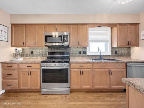 Tiny photo for 877 Manchester Course, Geneva, IL 60134 (MLS # 12662208)