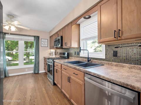Tiny photo for 877 Manchester Course, Geneva, IL 60134 (MLS # 12662208)