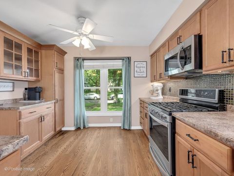 Tiny photo for 877 Manchester Course, Geneva, IL 60134 (MLS # 12662208)