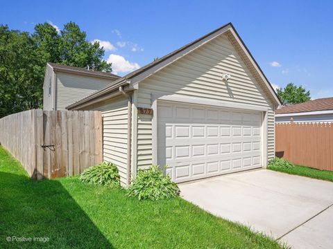 Tiny photo for 877 Manchester Course, Geneva, IL 60134 (MLS # 12662208)